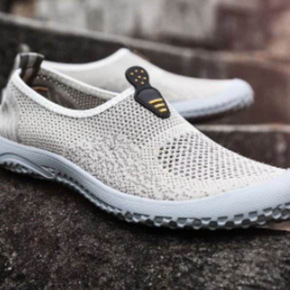 Casual sports shoes
